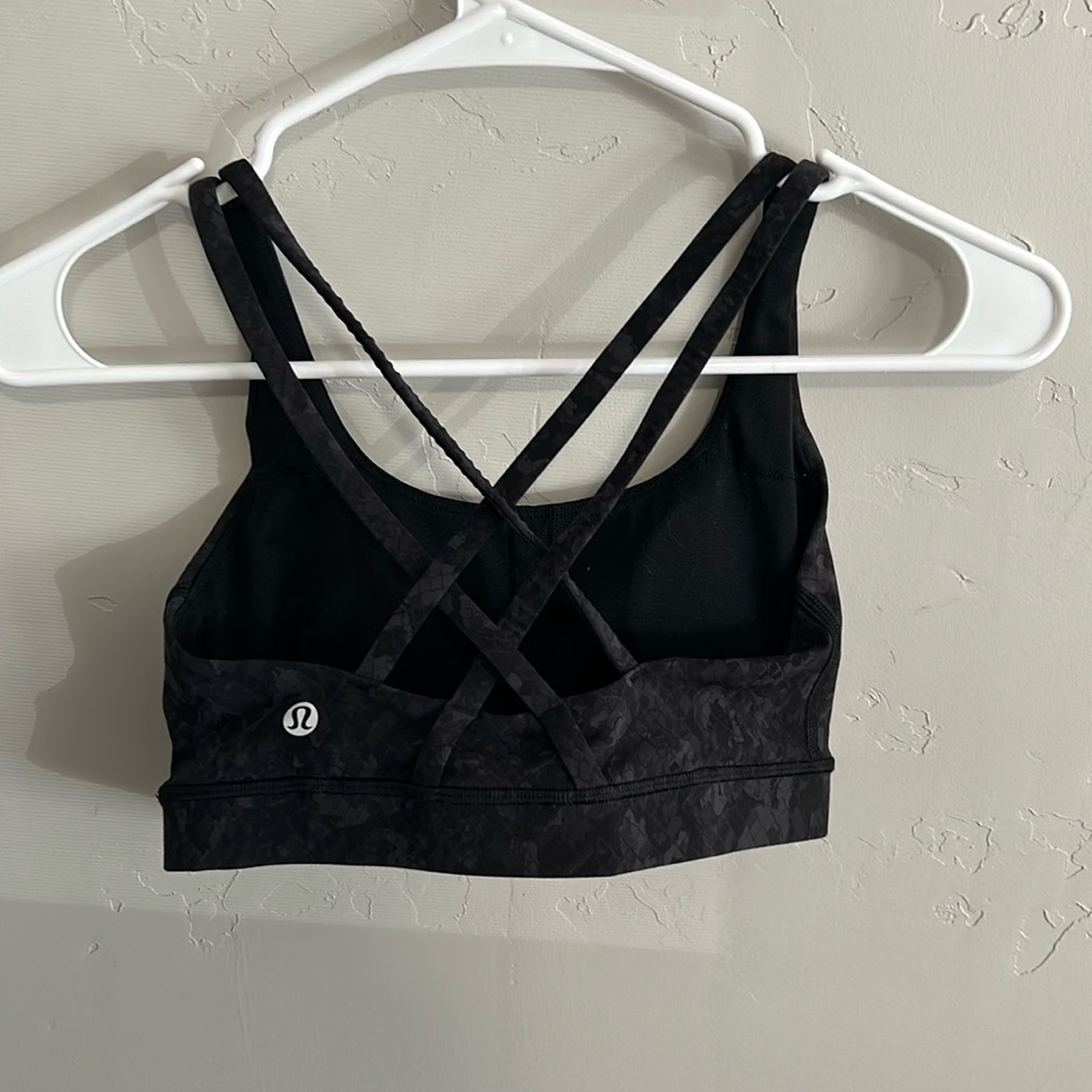 Lululemon sports bra
